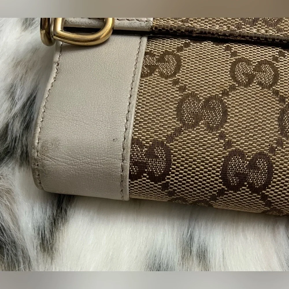 Gucci Long Wallet with Charms - Picture 2 of 15